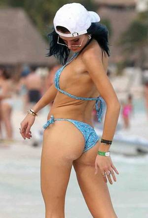 Bella Thorne Laura Marano Porn - Naked Bella Thorne in Miscellaneous