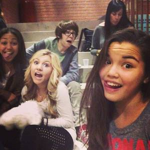 Mighty Med Cast Porn - Pic: Paris Berelc With Some Of Her â€œMighty Medâ€ Castmates November 13,