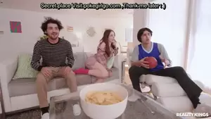 fuck my girlfriend while i watch - Fucking my friends girlfriend while her boyfriend watching TV - Sunporno