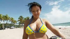 latina beach slut - Horny latina at the beach - Pornjam.com