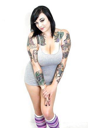 Big Tits Porn Tattoos - Nude Tattooed Boobs, Big Titties, Naked Boobs
