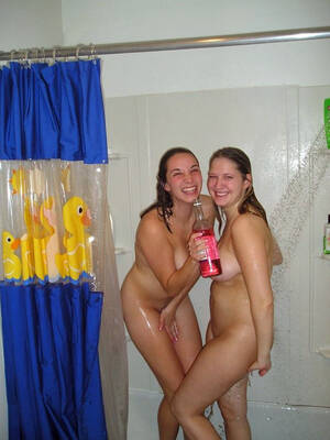 Drinking Porn - Drinking in the shower Porn Pic - EPORNER
