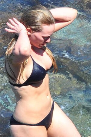 celebrity beach xxx - The sensual Hilary Duff enjoying the beach - Celeb Jihad Celebrity Porn