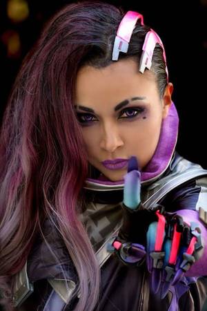 Disney Alice Cosplay Porn - Overwatch's Sombra Got An Official Cosplay Reveal At Blizzcon