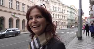 Anal Public Pickup - American MILF - Anal Pickup in Prague