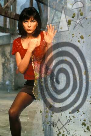 Kari Wuhrer Pussy Oops - Kari Wuhrer | FAUSTUS CROW