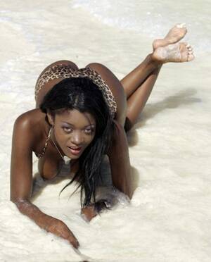 ebony barefoot gallery - Barefoot Ebony Porn Pics & Naked Photos - PornPics.com