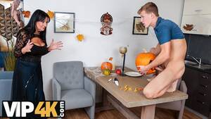 halloween porn - MATURE4K. Middle-aged porn actress is carnal with her stepson on Halloween  - VÃ­deos Pornos Gratuitos - YouPorn