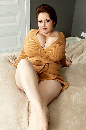 hd plumpers milf poses - Hd Plumpers Milf Poses | Sex Pictures Pass