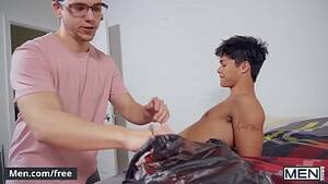 Men.com Porn - Will Braun, Kai Mahi) - Just The Right Size - Men.com - XVIDEOS.COM