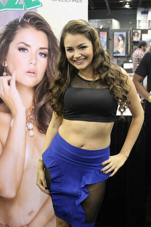 Allie Haze Exxxotica - Exxxotica 2013: Chicago Edition - Fleshbot
