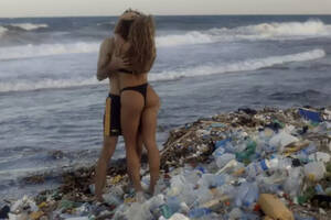 couple naked beach - Can Pornhub's 'Dirtiest Porn Ever' clean up our filthy beaches?