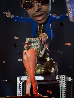 Miley Cyrus On Stage Blowjob - My wife wants me to spank her. Miley upskirt uncen