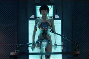 Cartoon Porn Scarlett Johansson - Ghost In The Shell Review: Scarlett Johansson smashes her performance in  scrambled sci-fi thriller - Chris Hunneysett - Mirror Online