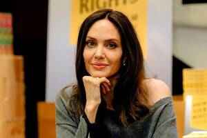 Angelina Jolie Shemale Porn - Angelina Jolie's curious suitors after her divorce with Brad Pitt | Marca