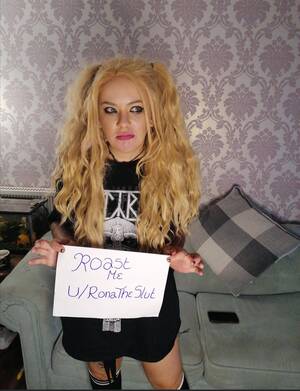 Avril Lavigne Blowjob Porn - I've had too good of a day, bring me back down to earth : r/RoastMe