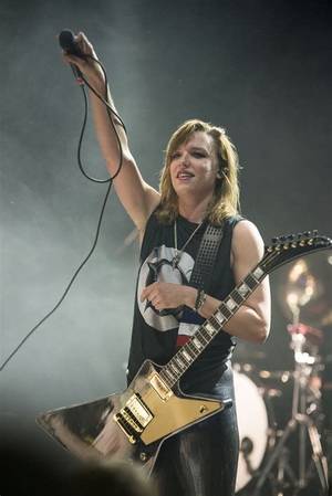 Lzzy Porn - 150 best images about Lzzy Hale | Guitar Porn | Pinterest | Lzzy hale,  Halestorm and Guitars