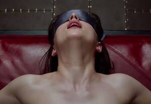 black pussy close up anne hathaway - The Week in Women: Miley and Rihanna Face Off | GQ