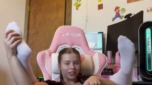 lesbian dildo chair - Thicc ass pawg pretzel folds in gaming chair with octopus dildo play - Free  Porn Videos - YouPorn