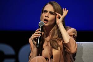 Emily Ratajkowski Sex Cum - Cara Delevingne realised she was a prude in a masturbation seminar | Metro  News
