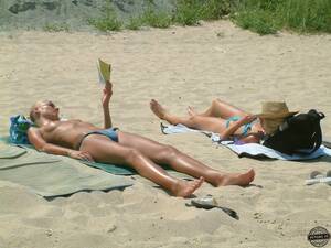 Bulgarian Voyeur Porn - Caught in bulgarian beach - Voyeur Videos