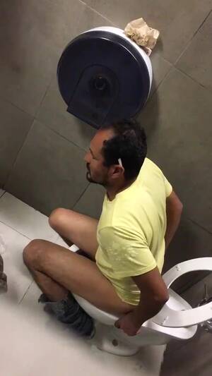 Mexican Employee Porn - Mexican construction worker fucks a cucumber in the stall on his lunch brea  - ThisVid.com