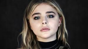 Chloe Grace Moretz Naked Porn - ChloÃ« Grace Moretz Posts Body Positive Photo After Criticizing Kim  Kardashian's Nude Selfie | Teen Vogue