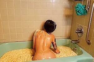 Bathtub Porn Asian Noodles - Twerking In An Oily Bath Tub Of Noodles, full Solo Female xxx video (Mar 1,  2021)