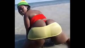 black jamaican nude beach - Fun at the beach - XVIDEOS.COM