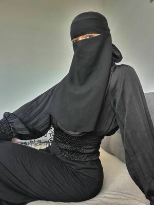 muslim girl bukkake - cdn5-images.motherlessmedia.com/images/C109F07.jpg