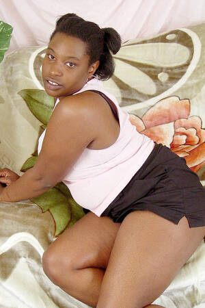 amature fat black girl porn - Chubby black chick shows her small wet pussy - Pichunter