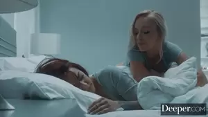 lesbian babes in bed - Lesbian babes decide to have some morning sex in bed - Sunporno