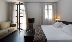 Bedroom S And M Porn - Hospes Palau de la Mar Interior Design in Valencia