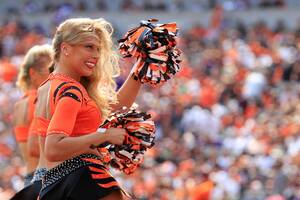 Cheerleaders That Did Porn - NFL cheer uniforms have been scrutinized since the 1970s, but critics might  be missing the point | CNN