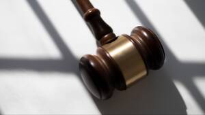 Gavel Porn - Jury Awards $1.2 Billion to Texas Woman in Revenge Porn Lawsuit | Inside  Edition