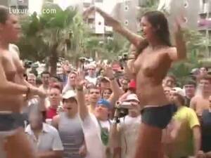 naked college dancing - College girls dancing naked - LuxureTV