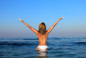 caliente nudist resort - Nudist Resort woman