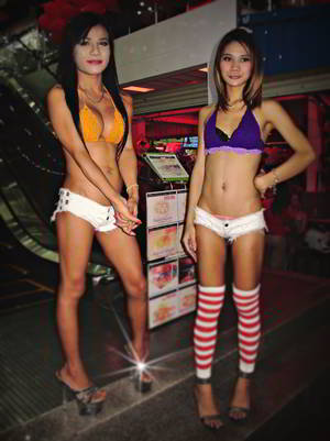 ladyboy bar girl nude - Thai t-girls, aka lady-boys or kathoeys