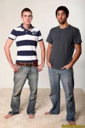 Aaron Suck - Aaron Sucks Peter from Cruiser Boys - Free Gay Porn - Gallery 16561