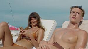 naked couples at beach tanning - Cannes winners in line for European Film Prize â€“ DW â€“ 11/08/2022