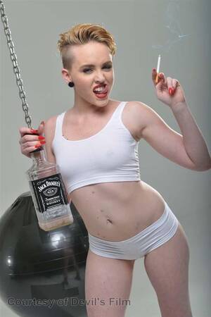 Miley Cyrus Porn Parody - Wrecking Ballz - The Lord Of Porn
