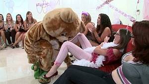 guy and many girls - Too many girls and not enough guys