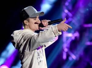 justin bieber jerk off - Justin Bieber's Toronto benefit show draws lineup in wee hours of the  morning | CBC News