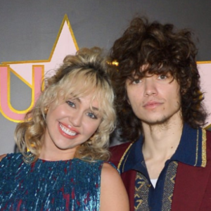 Miley Cyrus Interracial Porn - Miley Cyrus Dating History - Who Are Miley Cyrus's Ex Boyfriends, Ex  Girlfriends