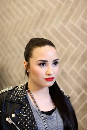 free lesbian porn demi lovato - Demi Lovato's Tell-All Comeback - The New York Times