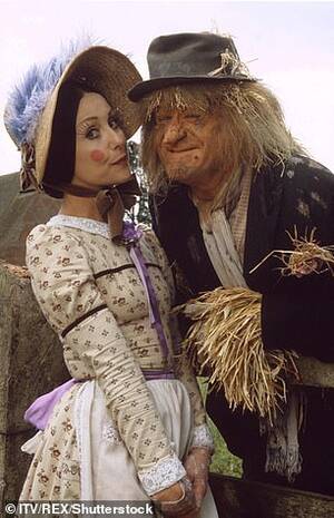 Aunt Sally Porn - Worzel Gummidge will be even greener in new series with an organic turnip  head and electric tractor | Daily Mail Online