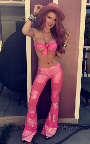 Bella Thorne Laura Marano Porn - Bella Thorne Sexy Pics Gif Videos) October 15 2017 at free porn cams xxx  online 500 girls sexy keywords: porn porno sex anal girls cum video milf  big ass ...