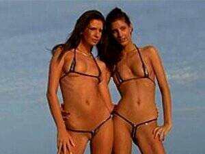 naked beach shower bikini - Nude Beach Shower - Porno @ TeatroPorno.com