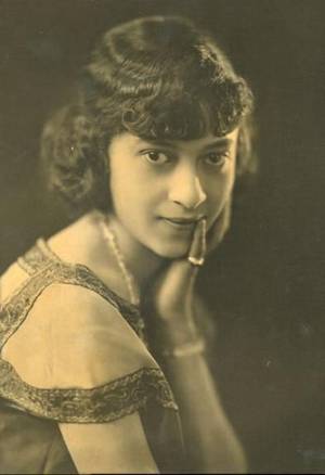 1930 Vintage Black Slave Porn - Such a lovely pose! The woman in the photo is not identified, unfortunately,