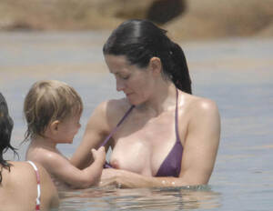 actress topless beach - toplessbeachcelebs: Courtney Cox (Actress) Porn Photo Pics